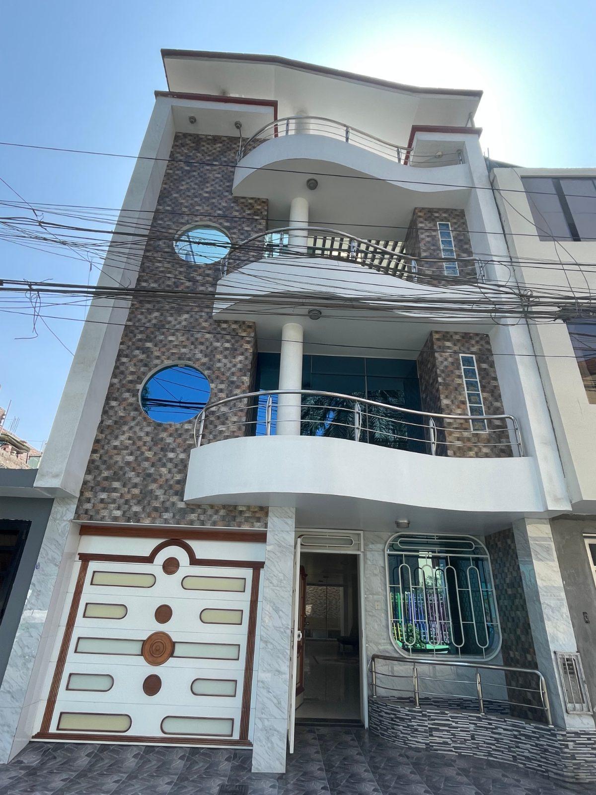 Casa de Estreno Frente a Parque